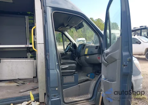 2018 Mercedes-Benz Sprinter 2500 Standard Roof V6 z USA, uszkodzony, nr VIN WD3PE7CD1JP635593